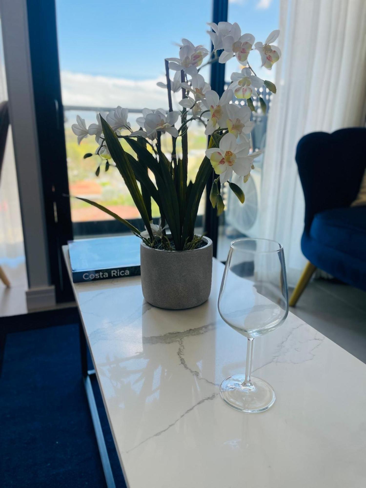 Skygarden Nunciatura Luxury Apartment #705 San Jose  Exterior photo